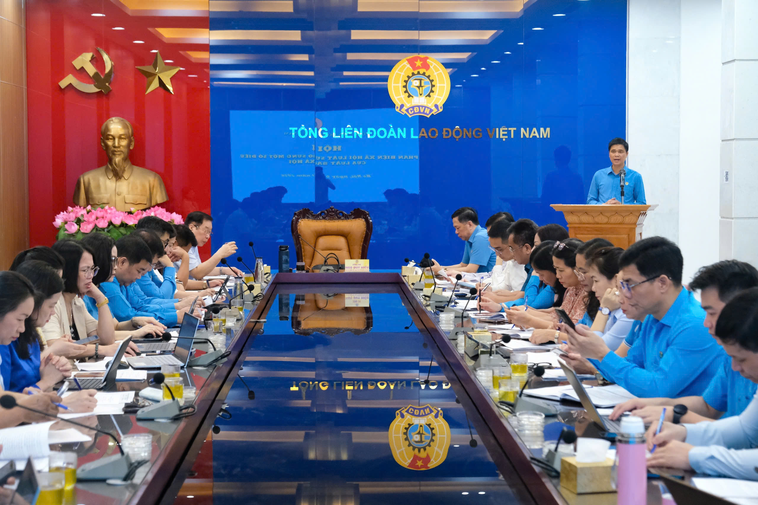 Lo ngại rủi ro khi mở rộng kênh đầu tư quỹ BHXH 1 Có nên mở rộng 'kênh' đầu tư quỹ BHXH? - Ảnh 1.