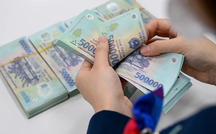 Lo nhân viên ảnh hưởng bởi lạm phát, một tập đoàn dự kiến tăng đãi ngộ năm 2026 - Ảnh 1.