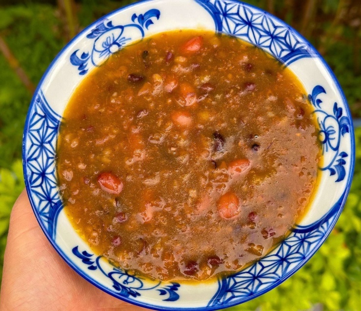 Loại quả dân dã, giàu vitamin giúp bổ tỳ, dưỡng vị, hỗ trợ tiêu hoá, đem nấu cháo thành món ngon đại bổ 1 Trong Đông y, loại quả này có tính ấm, vị ngọt, giúp bổ tỳ, dưỡng vị, hỗ trợ tiêu hoá và tăng cường sức đề kháng.