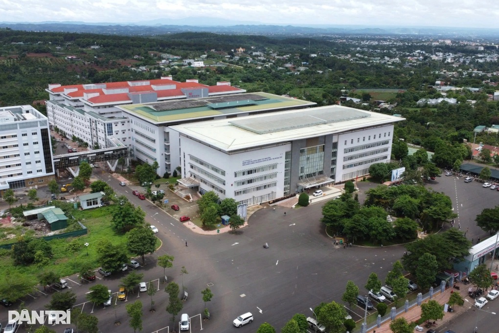 Loạt vướng mắc tồn đọng cần tháo gỡ tại Bệnh viện Đa khoa vùng Tây Nguyên - 1
