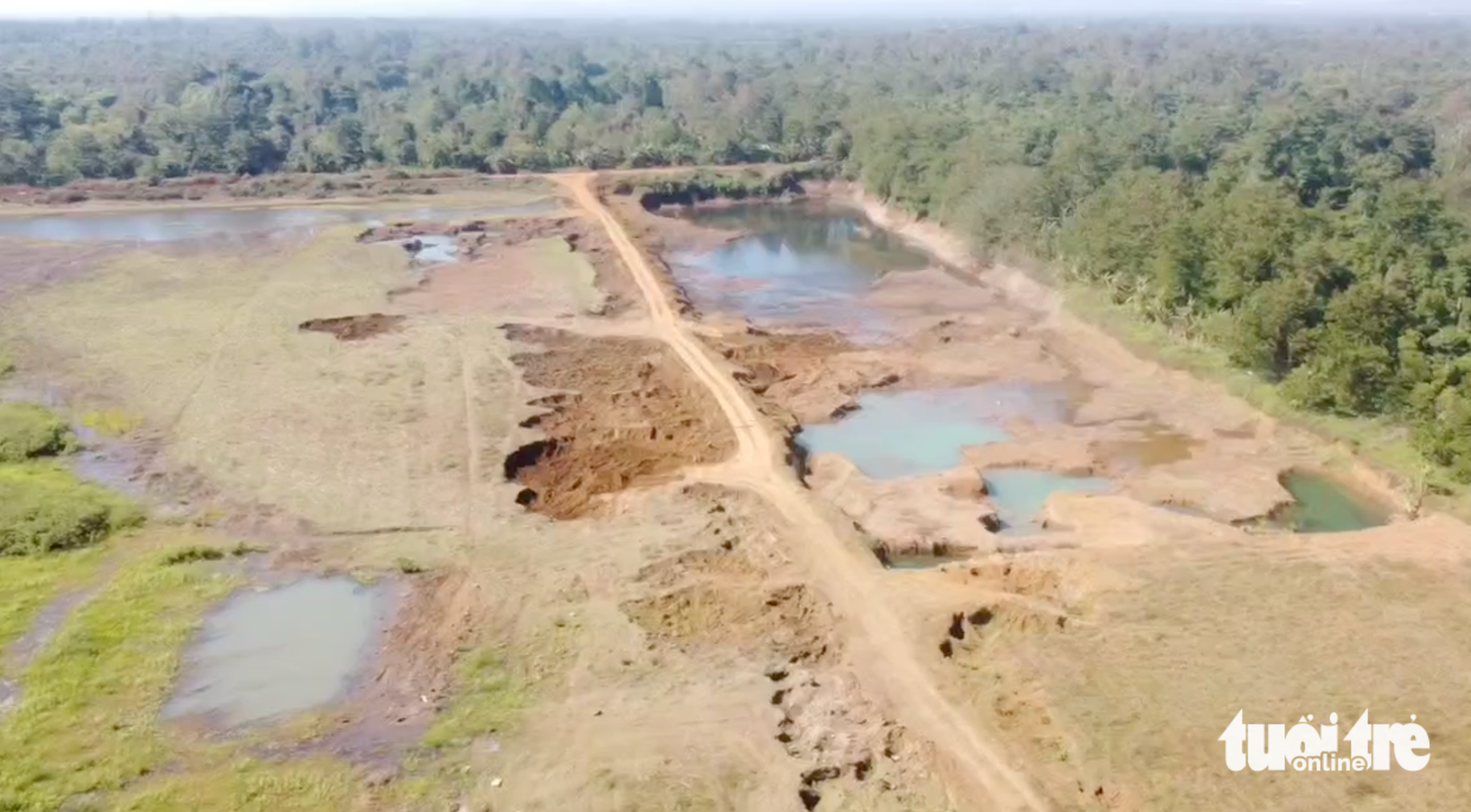 múc đất - Ảnh 1.