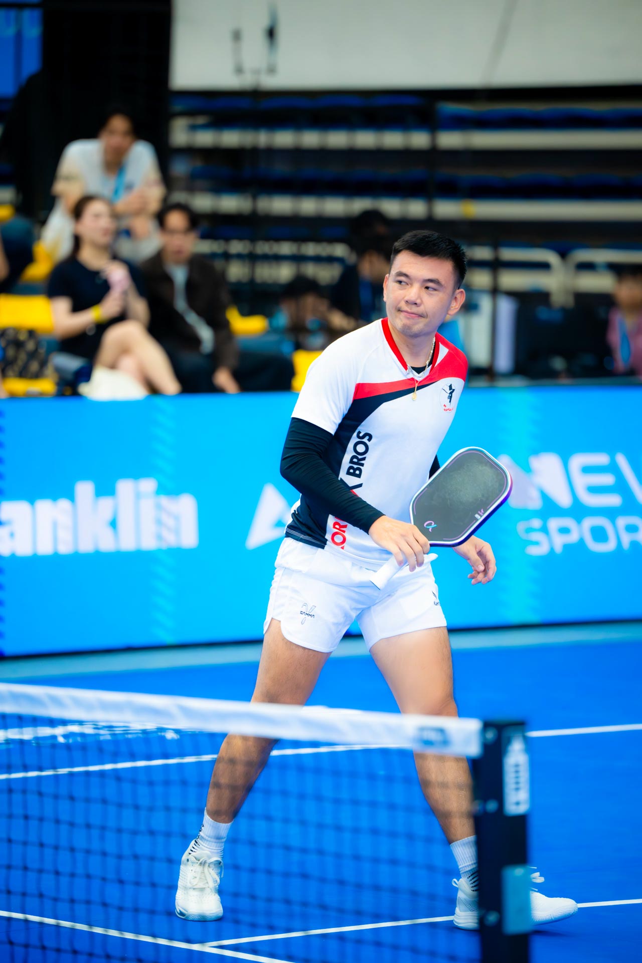 Lý Hoàng Nam bất ngờ thắng 