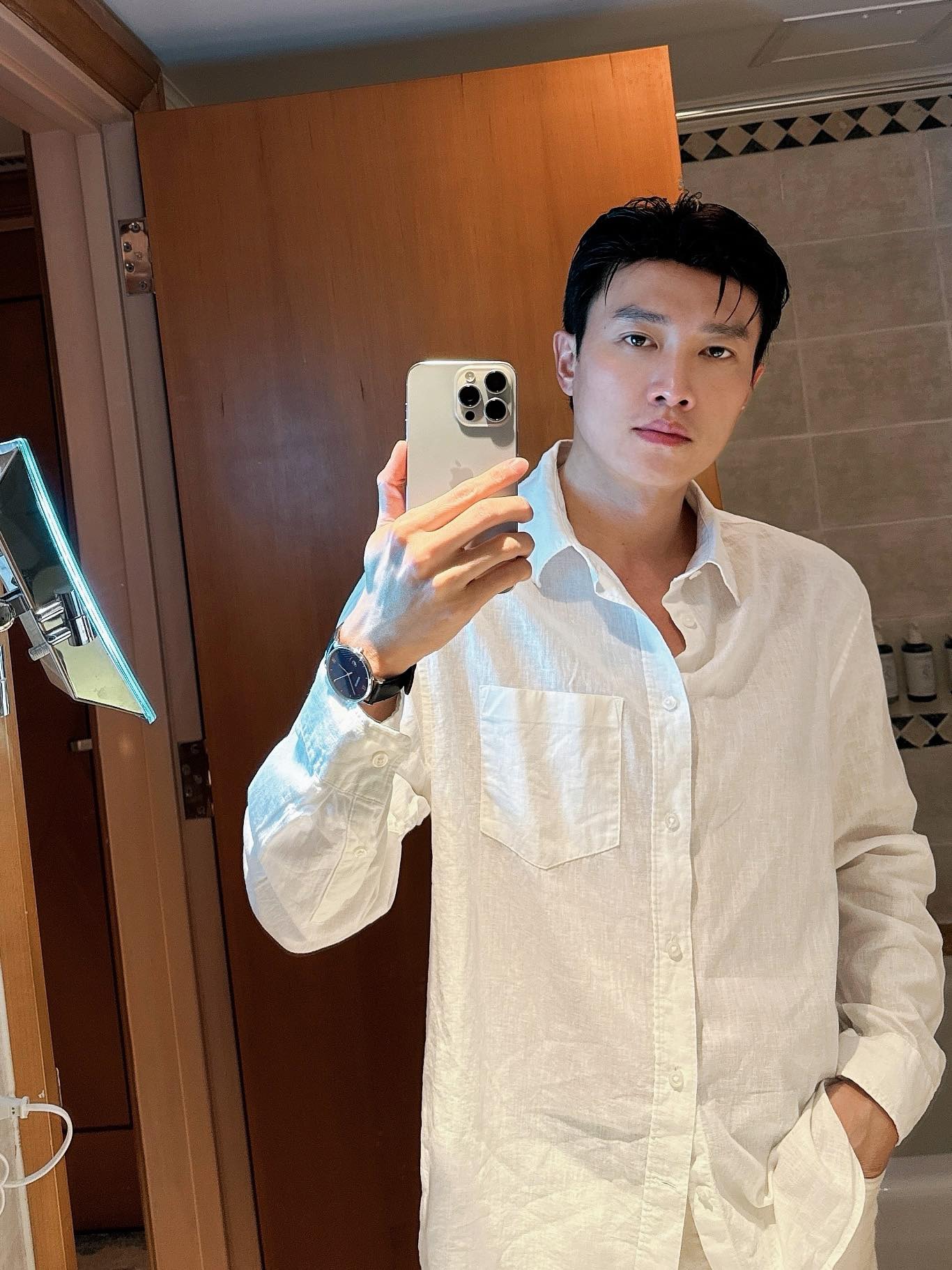 Sao nam giàu có nhất nhì Vbiz từng vướng tin đồn hẹn hò Lọ Lem: 