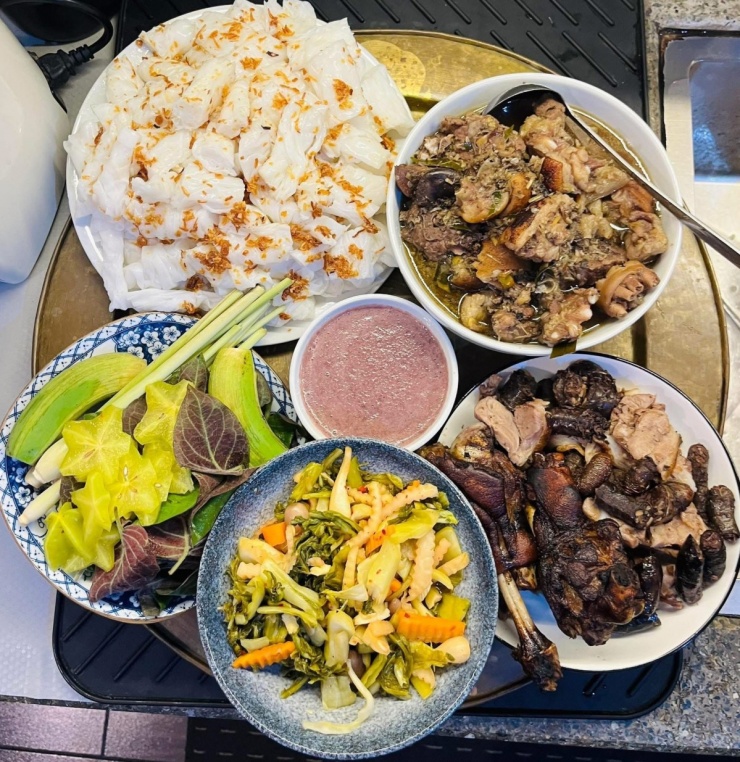 Mâm cơm cầu kỳ 6 người ăn của bà mẹ Nghệ An 1 Mâm cơm cầu kỳ 6 người ăn của bà mẹ Nghệ An - 1