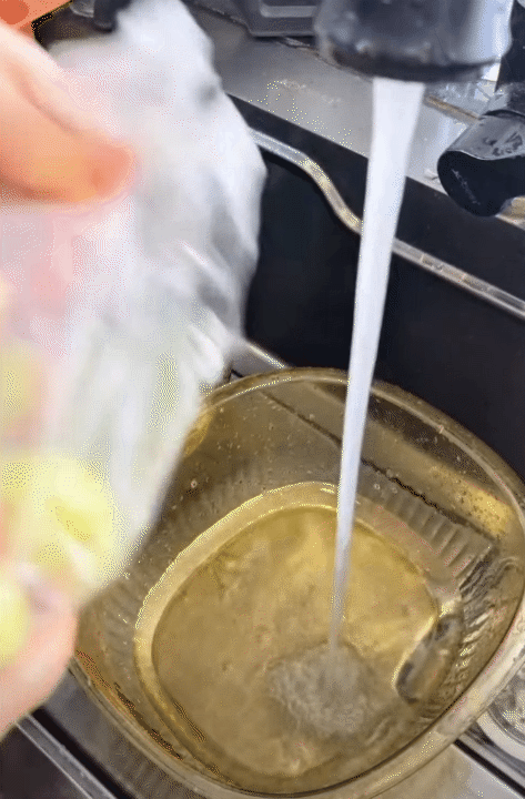 Cầm 1 triệu đi chợ cho cả tuần: Mẹ đảm Hà Nội tiết kiệm 50% chi phí mà bữa ăn vẫn đủ đầy dinh dưỡng cho gia đình 4 người- Ảnh 6.