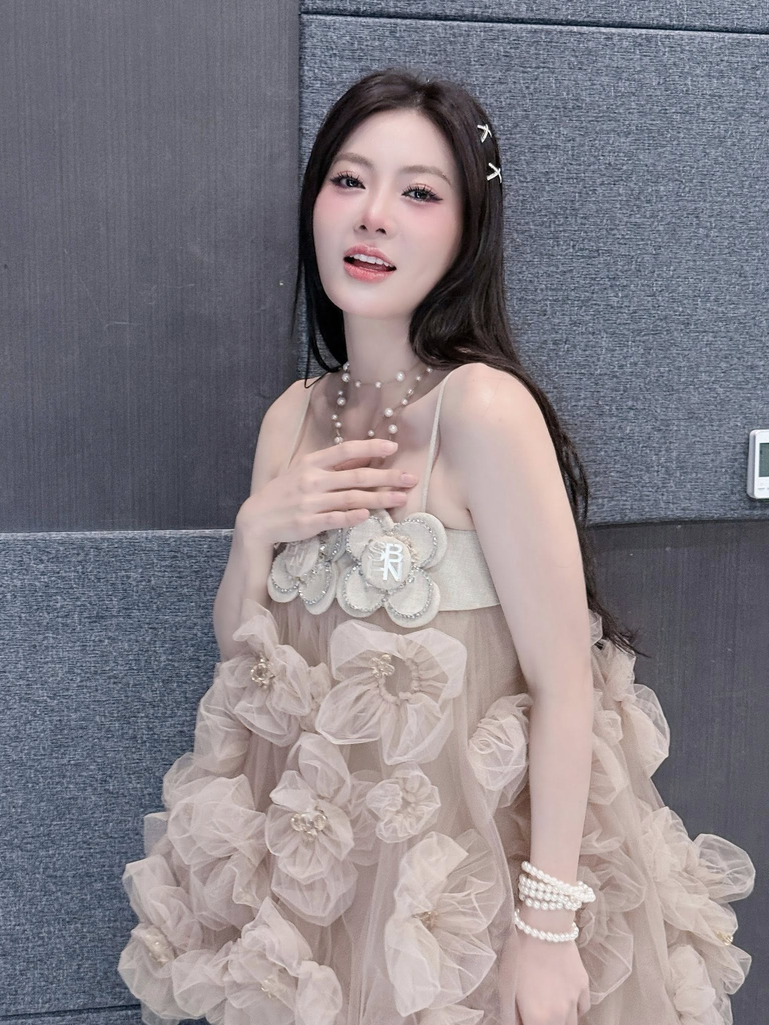 Mẹ đơn thân là á hậu, mỹ nhân phim giờ vàng: Ngày càng gợi cảm sau ly hôn, vừa lên chức giám đốc- Ảnh 1.