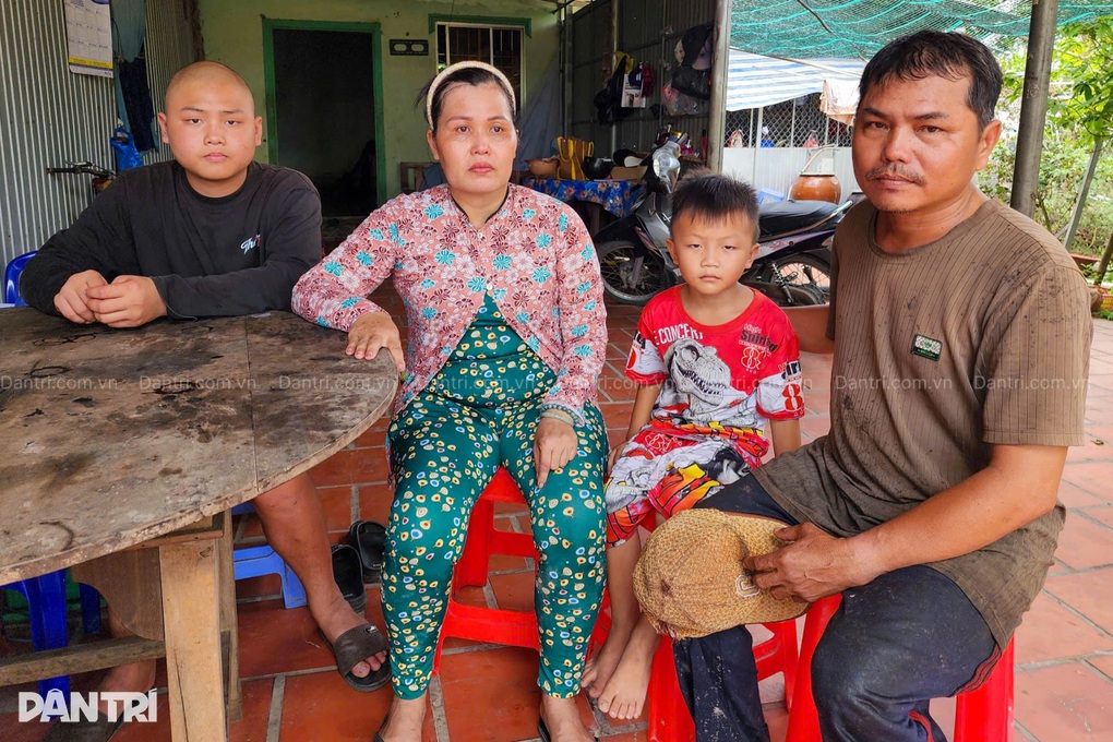 Mẹ nghèo cầu xin giúp con trai ung thư, con gái nguy cơ học hành dang dở - 1