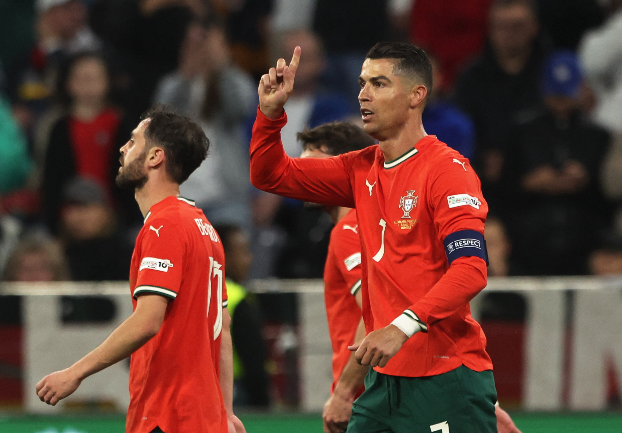 Messi và Ronaldo ‘độc quyền’ một kỷ lục khó phá nhất ở World Cup 2026- Ảnh 2. Messi và Ronaldo ‘độc quyền’ một kỷ lục khó phá nhất ở World Cup 2026- Ảnh 2.