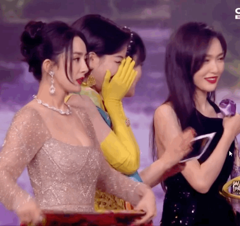 Mối thâm thù của Dương Mịch - Đường Yên: Vì 1 vai diễn mà không đội trời chung, Địch Lệ Nhiệt Ba 