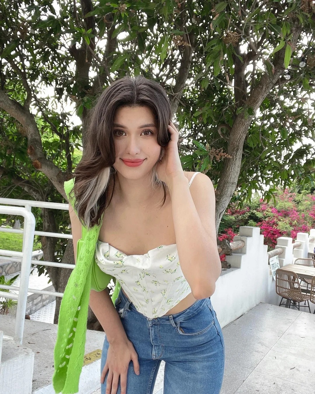 Một Chị Đẹp phi giới tính hẹn hò staff nữ trong show, mất tích suốt 4 tháng hóa ra vì bận đưa 