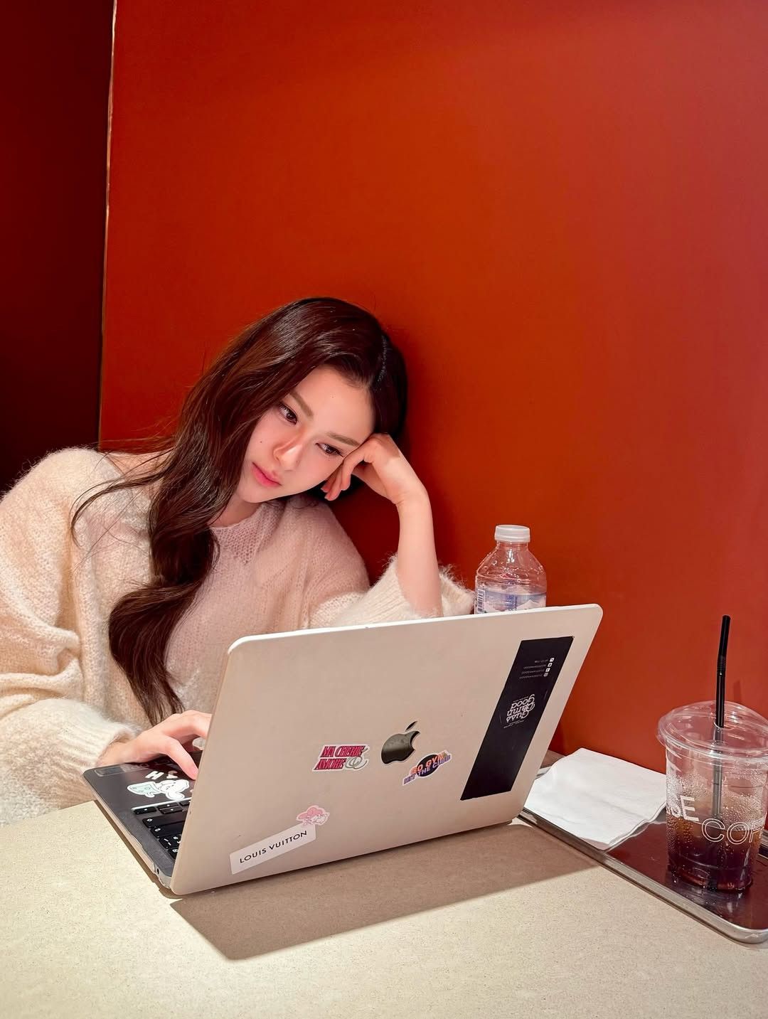 Một khái niệm mới đang ám ảnh dân văn phòng- Ảnh 1.