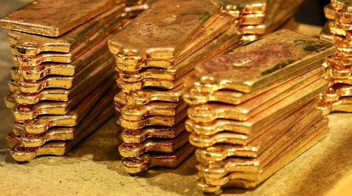 Mot quoc gia bat ngo ban 52 tan vang chi