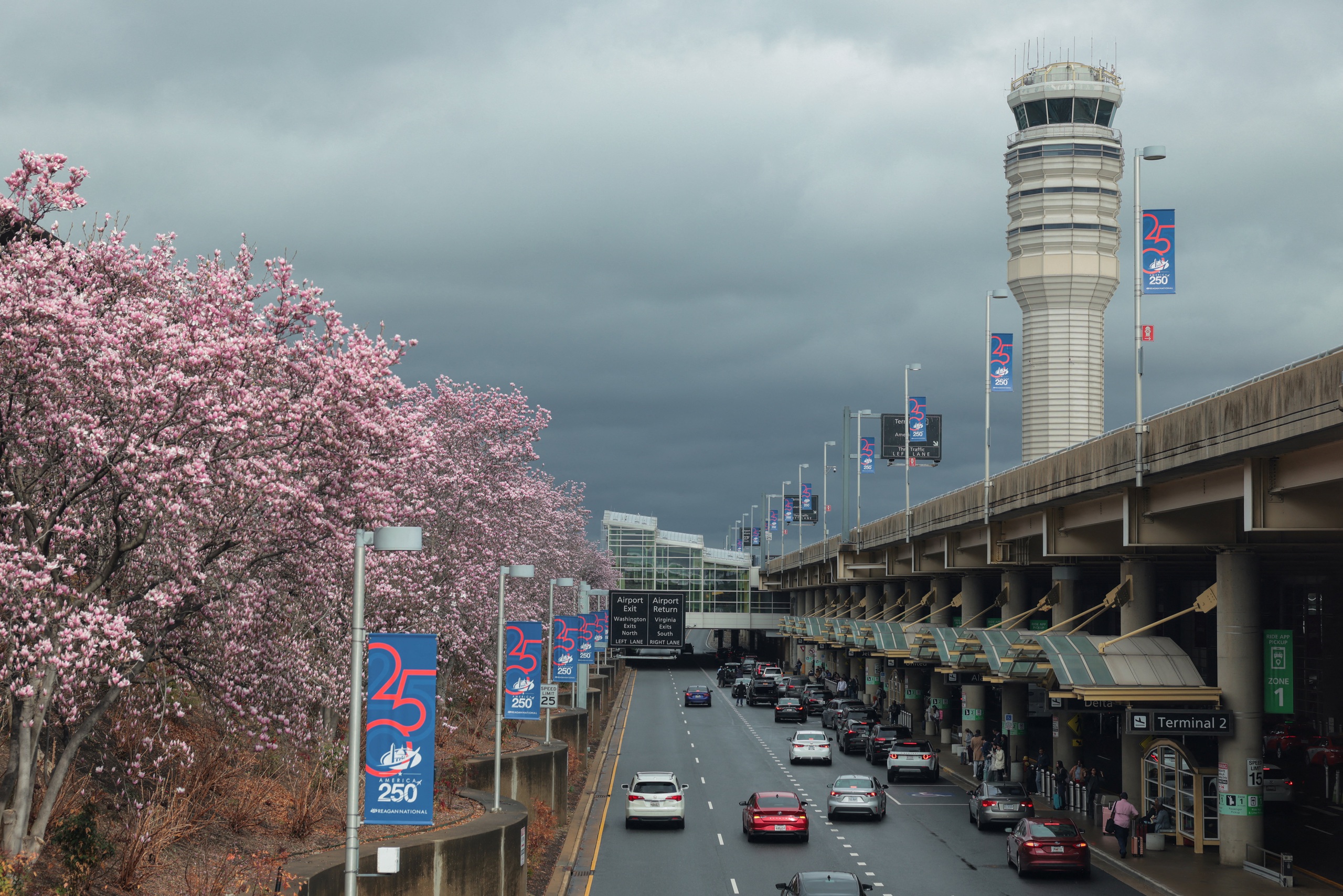 Mỹ tuyển game thủ làm kiểm soát viên không lưu giữa cảnh thiếu nhân lực 1 Thiếu nhân lực, Mỹ tuyển game thủ làm kiểm soát viên không lưu - Ảnh 1.
