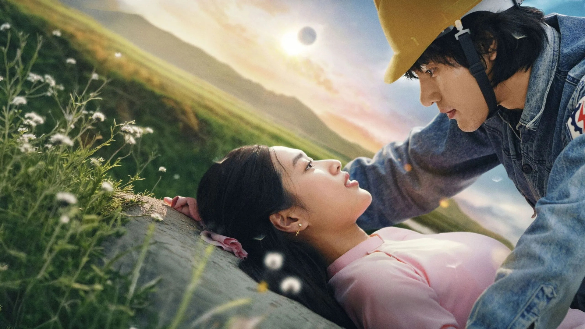 Clip hot: Nam diễn viên Vbiz bất ngờ hôn fan nam ngay giữa rạp chiếu phim, xem mà không tin vào mắt mình- Ảnh 5.