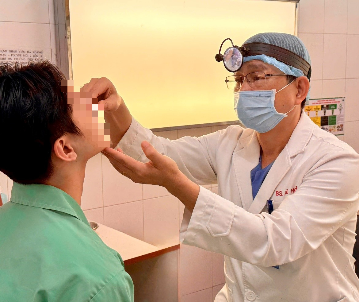 Nam thanh niên 20 tuổi suýt mất mạng vì biến chứng viêm xoang - Ảnh 1.