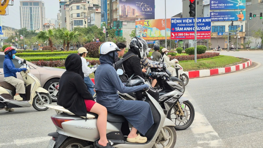 Nắng nóng gay gắt kéo dài sẽ gây ảnh hưởng tới sức khoẻ của người dân. Ảnh: AH z7704907526214_c870dc3feb81b5d4aea9becf073b49db.jpg