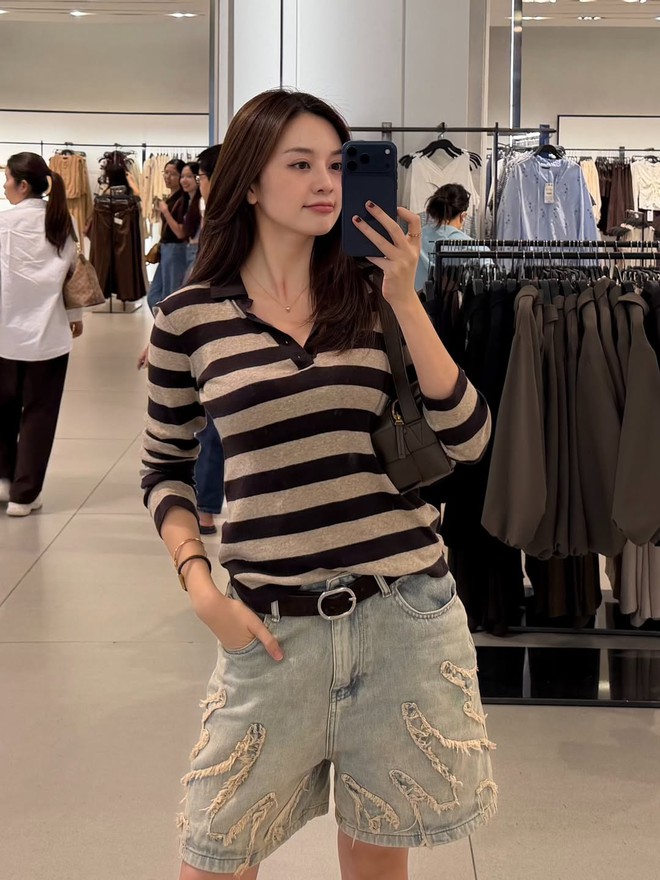 Nàng thêm tự tin khi diện áo kẻ sọc ngang trong ngày nắng 2 Nàng thêm tự tin khi diện áo kẻ sọc ngang trong ngày nắng - Ảnh 2.