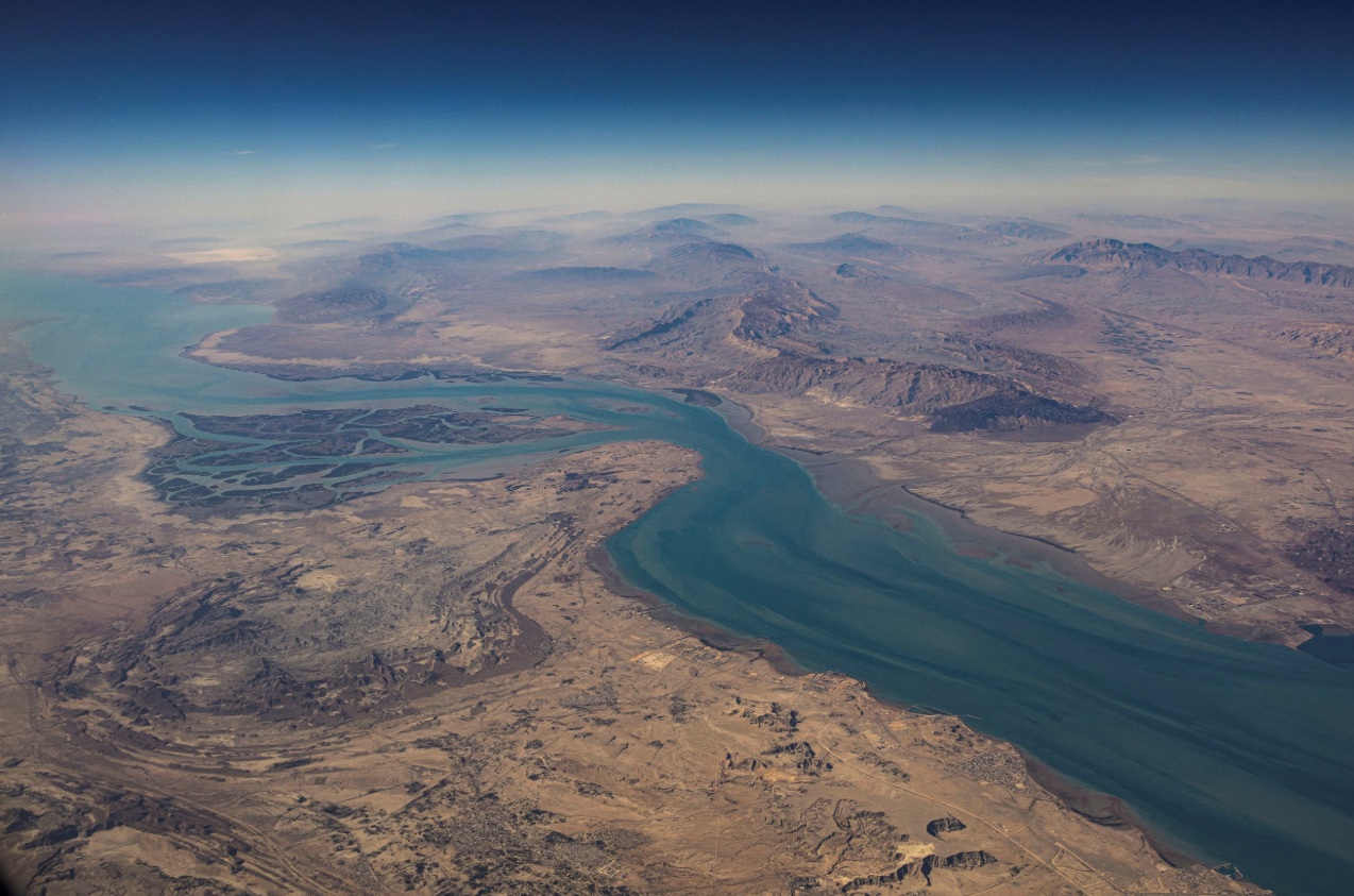 Nga và Trung Quốc phản ứng khủng hoảng Eo biển Hormuz 2026 - Ảnh 1.