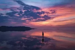 Ngắm biển "vô cực" đẹp như tranh vẽ ở Ninh Thuận