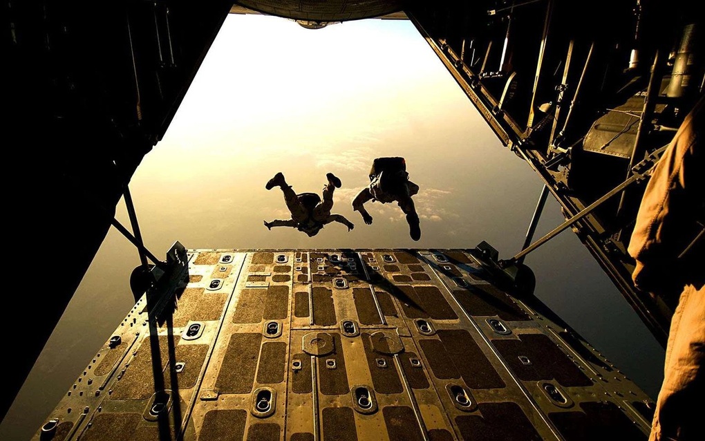 Nghẹt thở cuộc tìm kiếm phi công Mỹ mất tích trong lãnh thổ Iran - 1