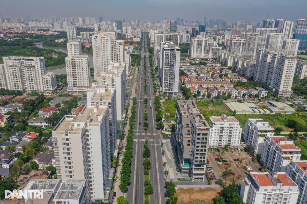 Nghịch lý căn hộ TPHCM: Thanh khoản giảm sâu, giá vẫn tăng - 2