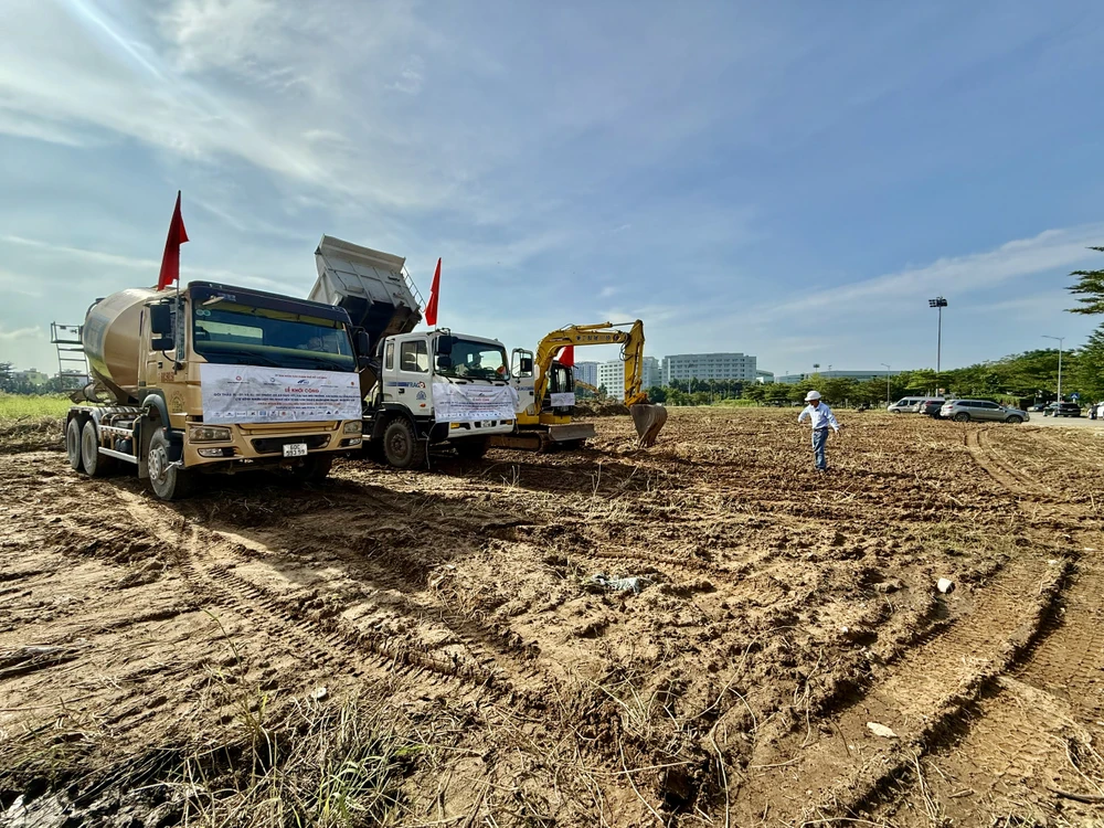 rạch xuyên tâm 1.jpg