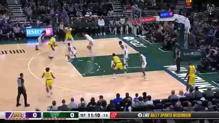 Ngôi sao NBA và câu chuyện khởi nghiệp từ tiền gửi ở 50 ngân hàng