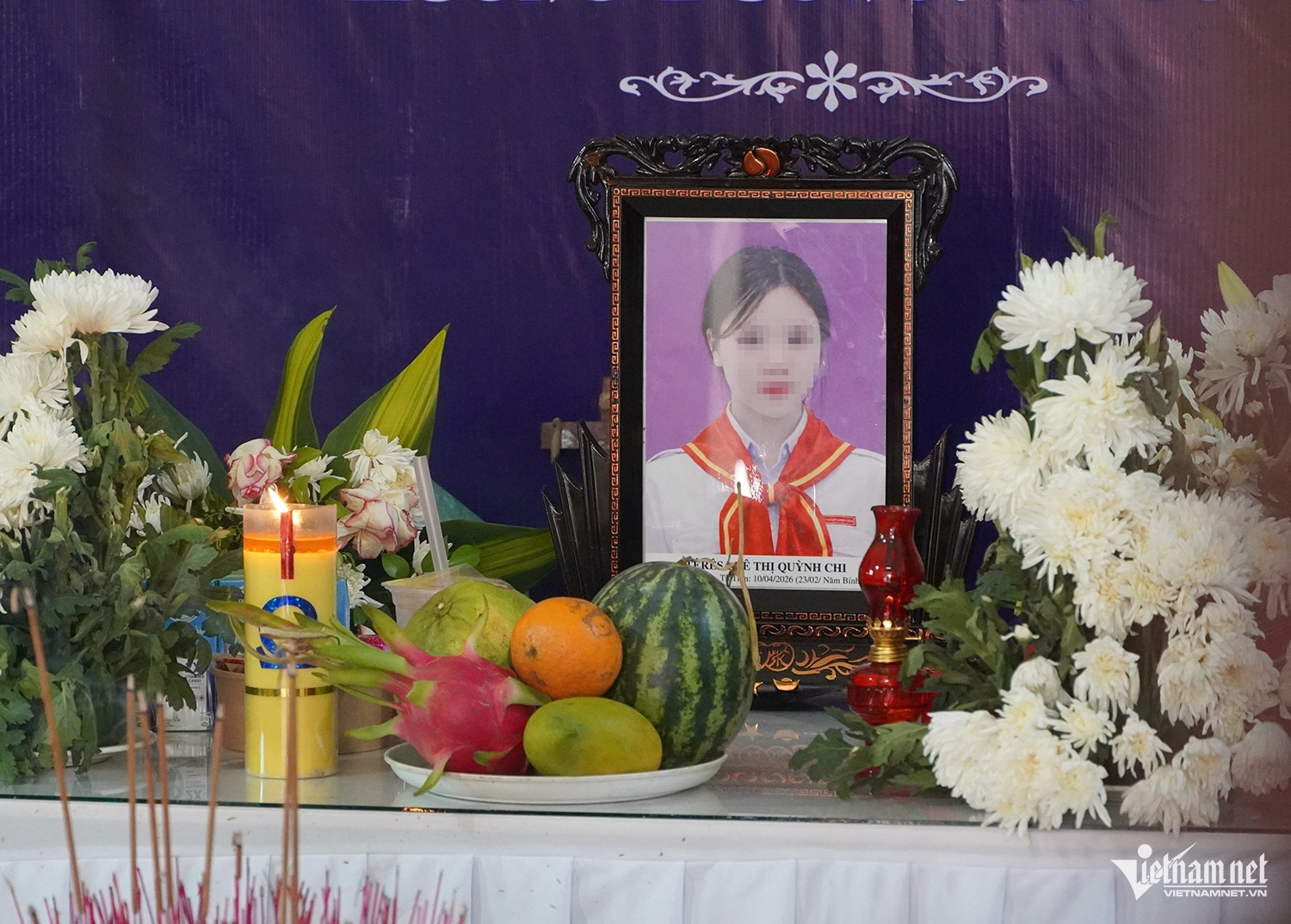 Nguoi cha ngoi lang ben di anh con nhac lai