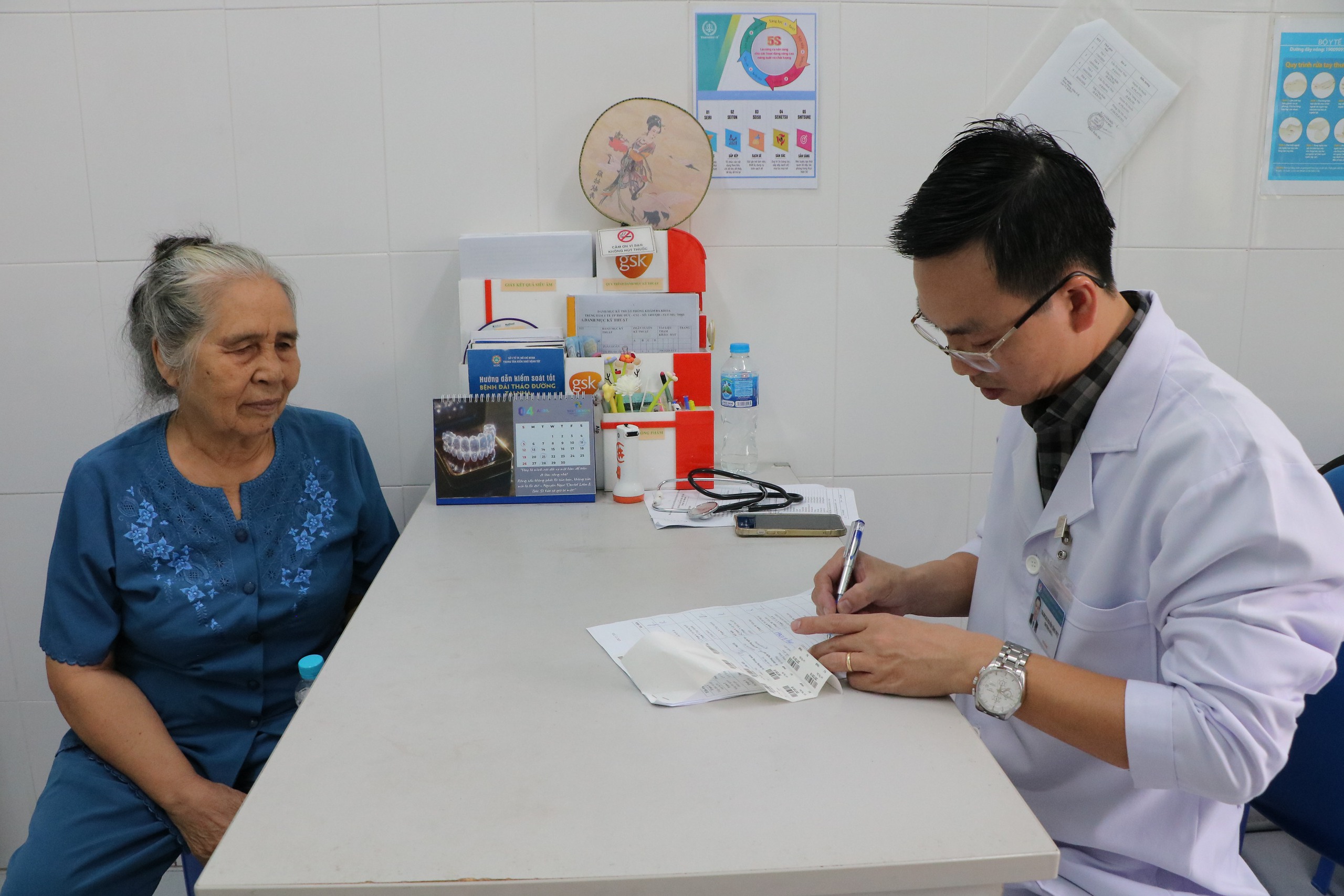 Người dân TP.HCM đi khám tầm soát, phát hiện bệnh nào nhiều nhất? 1 tầm soát - Ảnh 1.