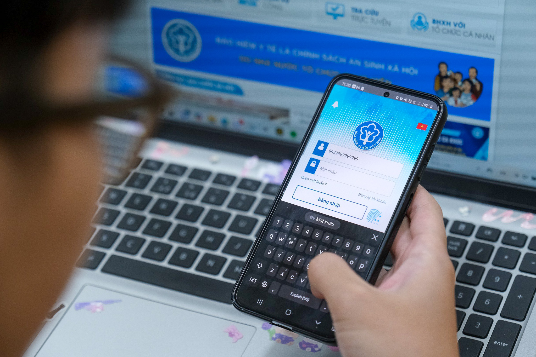 Hướng dẫn dùng sổ bảo hiểm xã hội, thẻ bảo hiểm y tế điện tử thay bản giấy - Ảnh 1. bảo hiểm y tế - Ảnh 1.