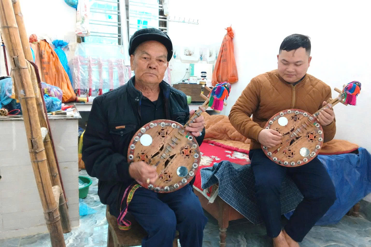 Người giữ 'hồn thiêng' nơi đại ngàn- Ảnh 1.