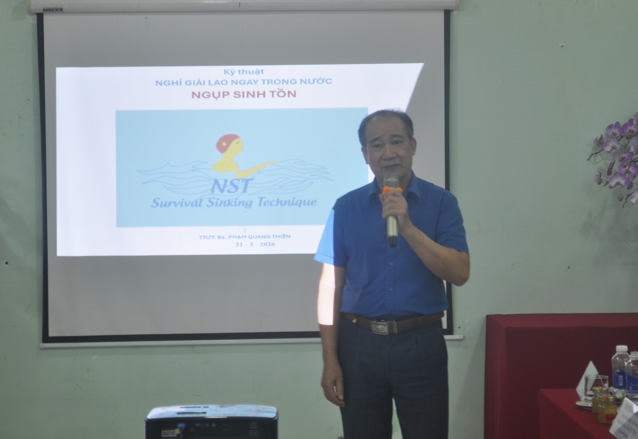 'Ngụp sinh tồn' do bác sĩ Việt Nam sáng tạo, cực kỳ hữu dụng ở vùng sông nước - Ảnh 1.