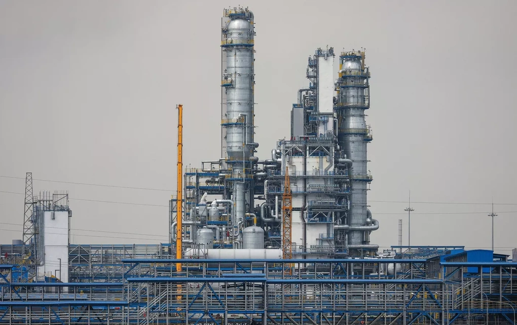 Nguyên liệu then chốt bị nghẽn vì chiến sự Iran, Nga nắm lợi thế chiến lược - 1