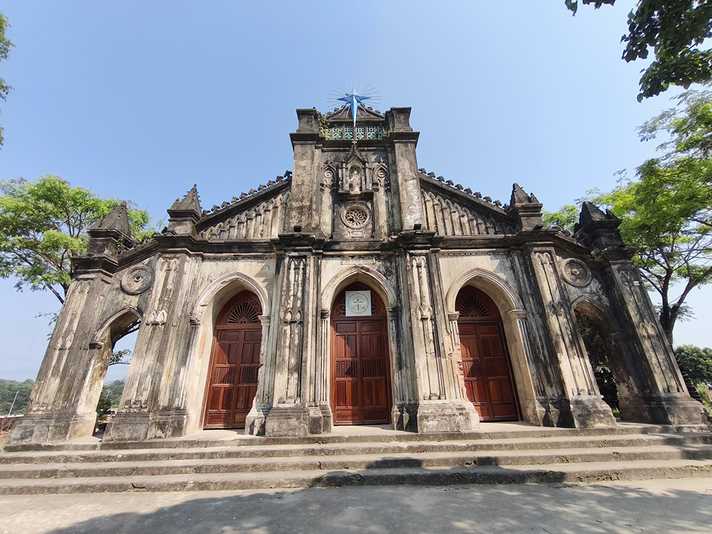 Nhà thờ đá Tùng Sơn lưu giữ nhiều thánh tích từ Công giáo Rôma- Ảnh 7. Nhà thờ đá Tùng Sơn lưu giữ nhiều thánh tích từ Công giáo Rôma- Ảnh 7.