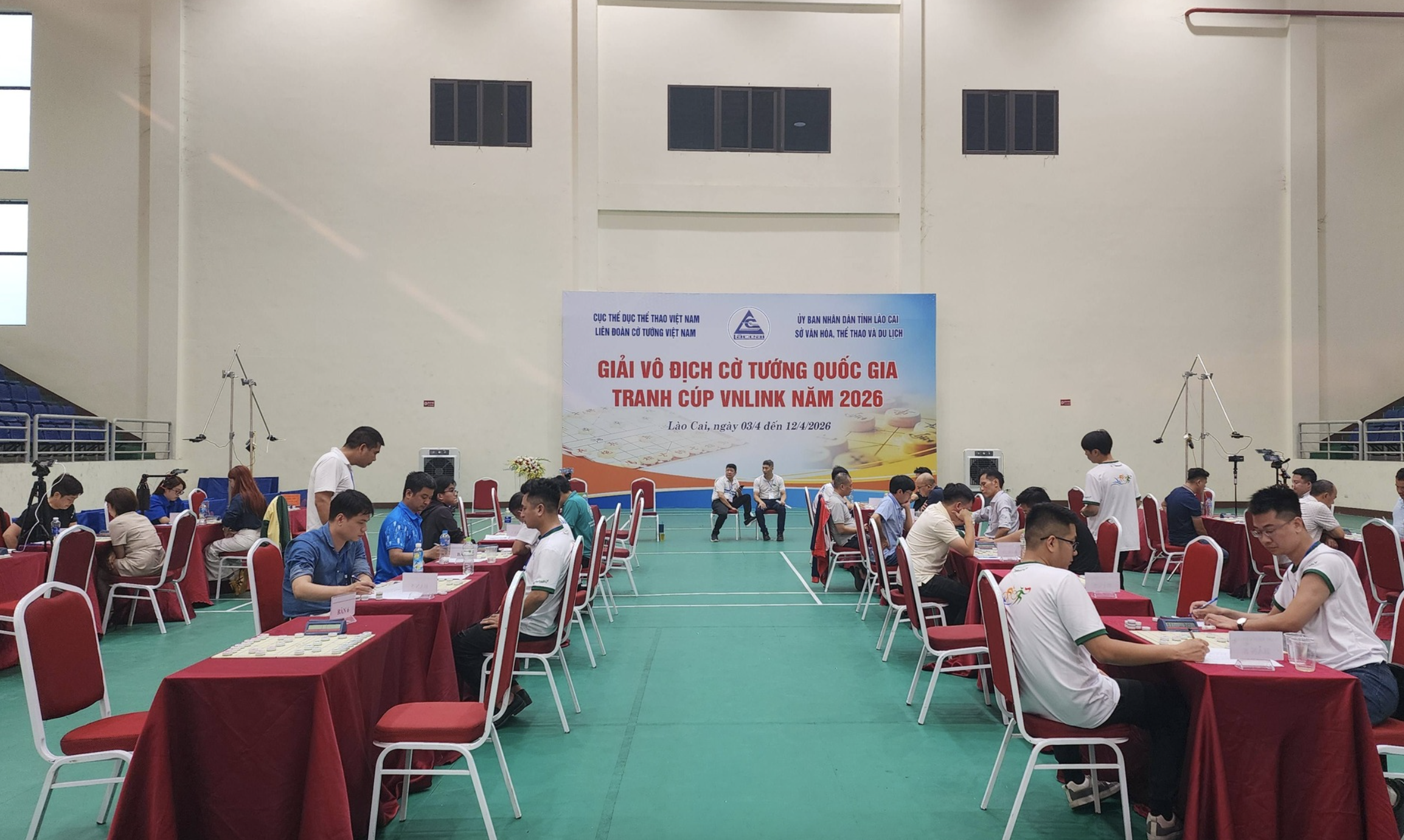 Nhà vô địch cờ tướng thế giới Lại Lý Huynh thua sốc ở tứ kết quốc gia - Ảnh 1.