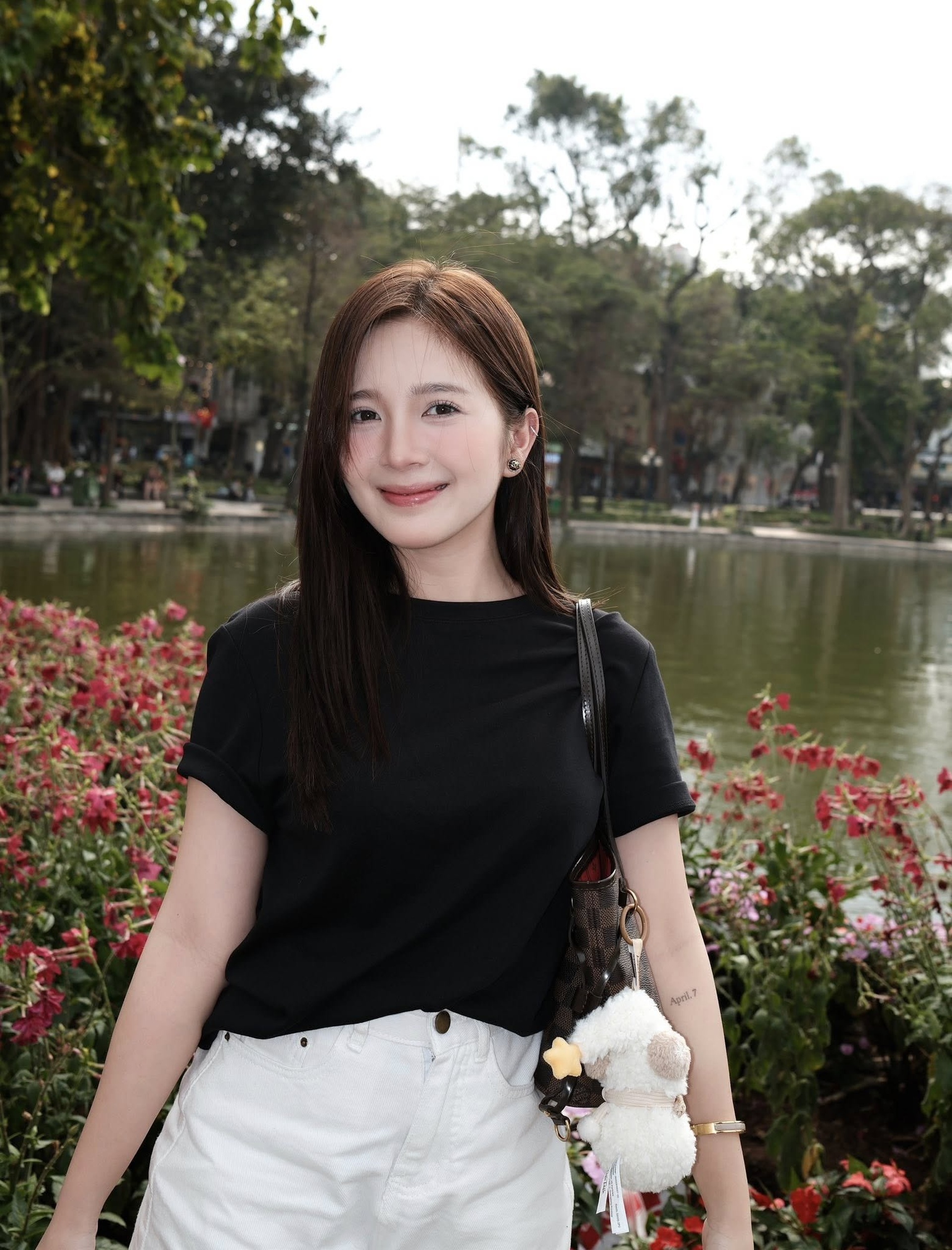 Nhan sắc của nữ chính phim VTV được chồng yêu từ màn ảnh đến ngoài đời - 1