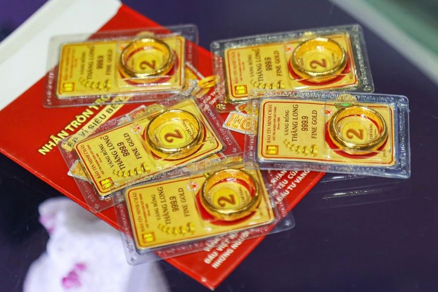 Mua vàng lần đầu dễ mất tiền vì 5 điều: Nhiều người chỉ nhận ra sau khi đã lỗ- Ảnh 2.