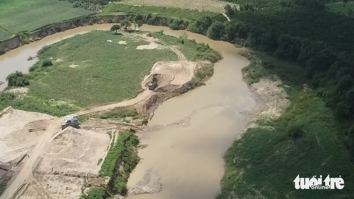 Nhiều sai phạm từ cấp phép đến khai thác khoáng sản ở Đắk Lắk 1 Nhiều sai phạm từ cấp phép đến khai thác khoáng sản ở Đắk Lắk - Ảnh 1.