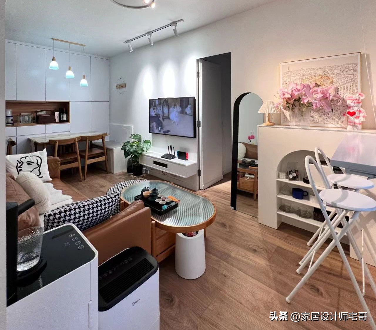 Căn hộ 35m² có 3 phòng ngủ cho gia đình 4 người: Nhỏ nhưng đủ đầy, khiến nhiều người phải suy nghĩ lại về khái niệm “nhà rộng mới thoải mái”- Ảnh 1.