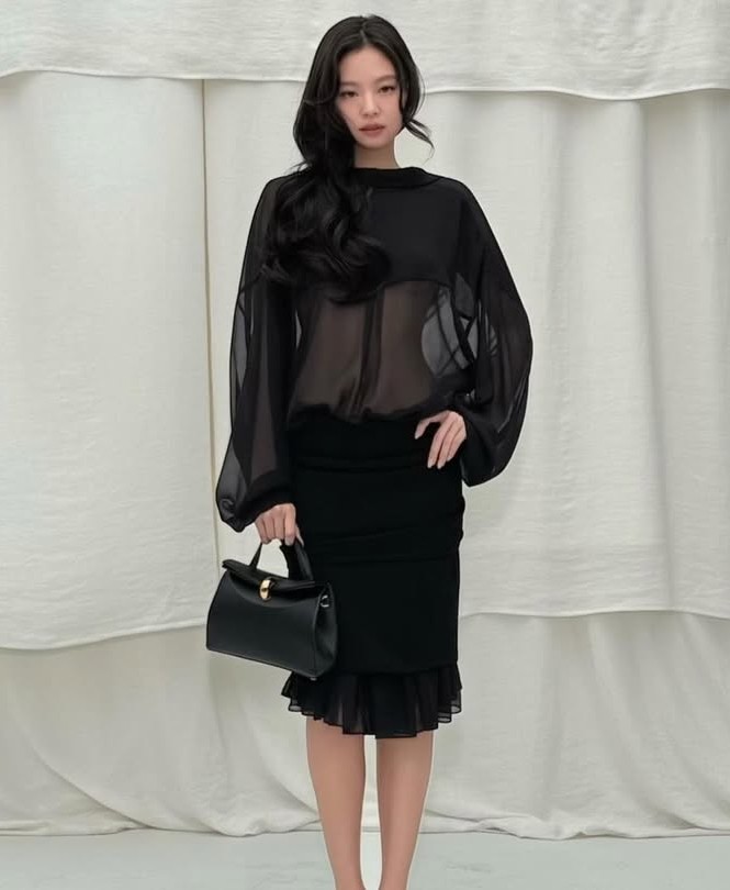 Những bộ cánh xuyên thấu của Jennie 1 Những bộ cánh xuyên thấu của Jennie - 1