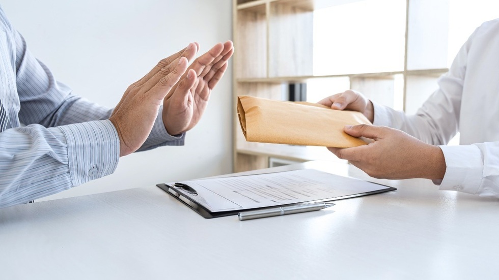 Những “lời cảm ơn” trị giá hàng tỷ đồng - 1