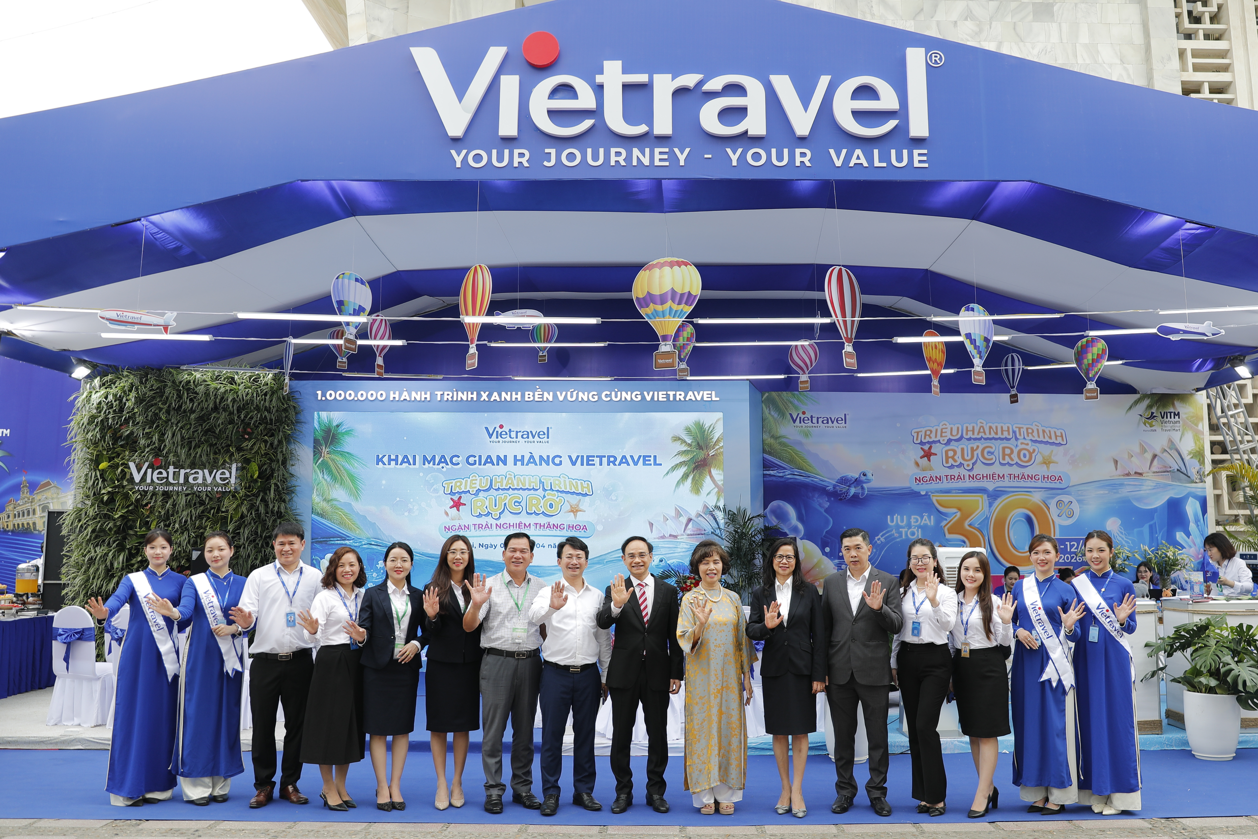  Nô nức săn tour giá rẻ tại Hội chợ du lịch lớn nhất trong năm - Ảnh 1.