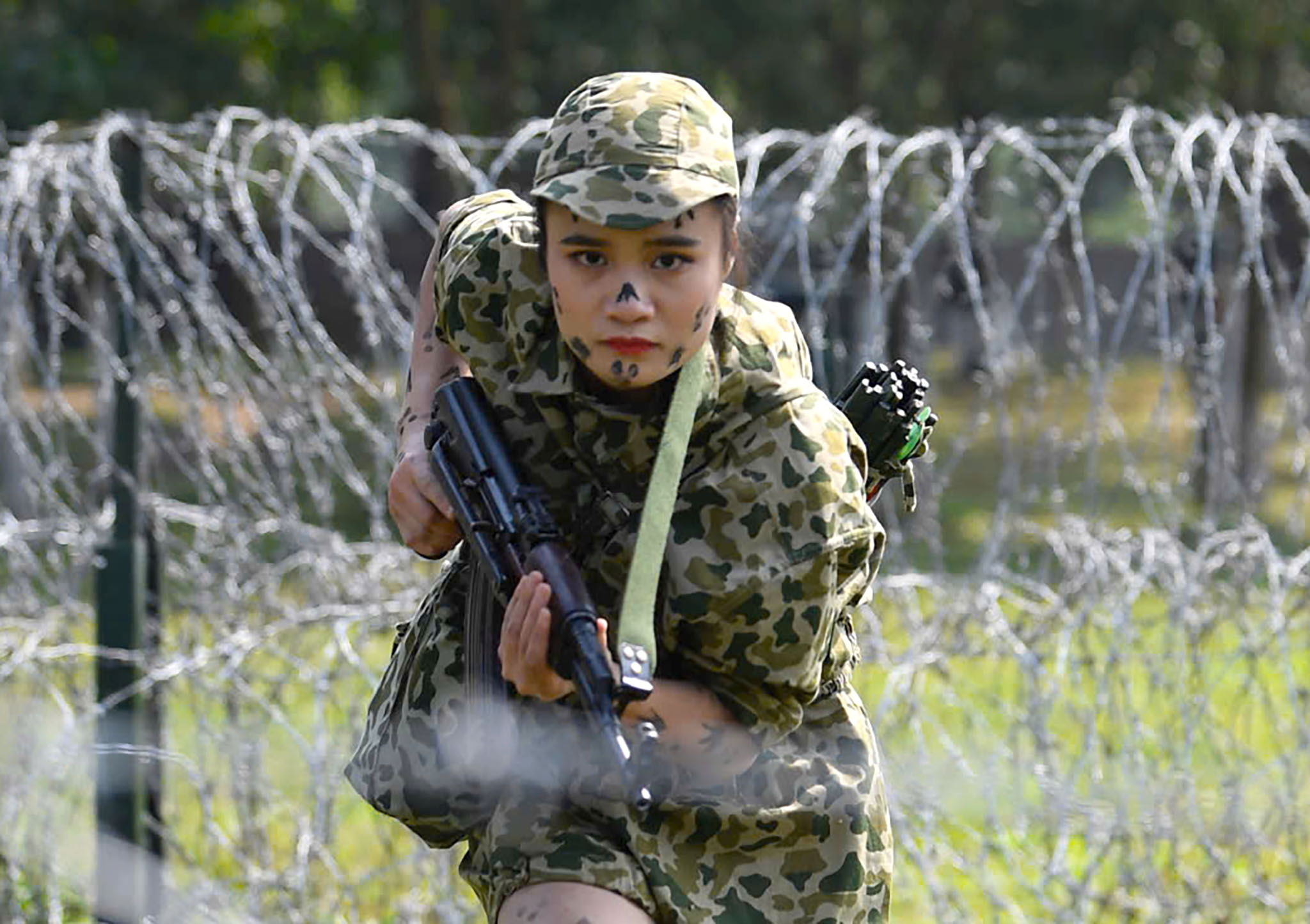 Nữ đặc công chống khủng bố: Cơ bắp có thể đau, nhưng tinh thần không được phép gục ngã - Ảnh 1.