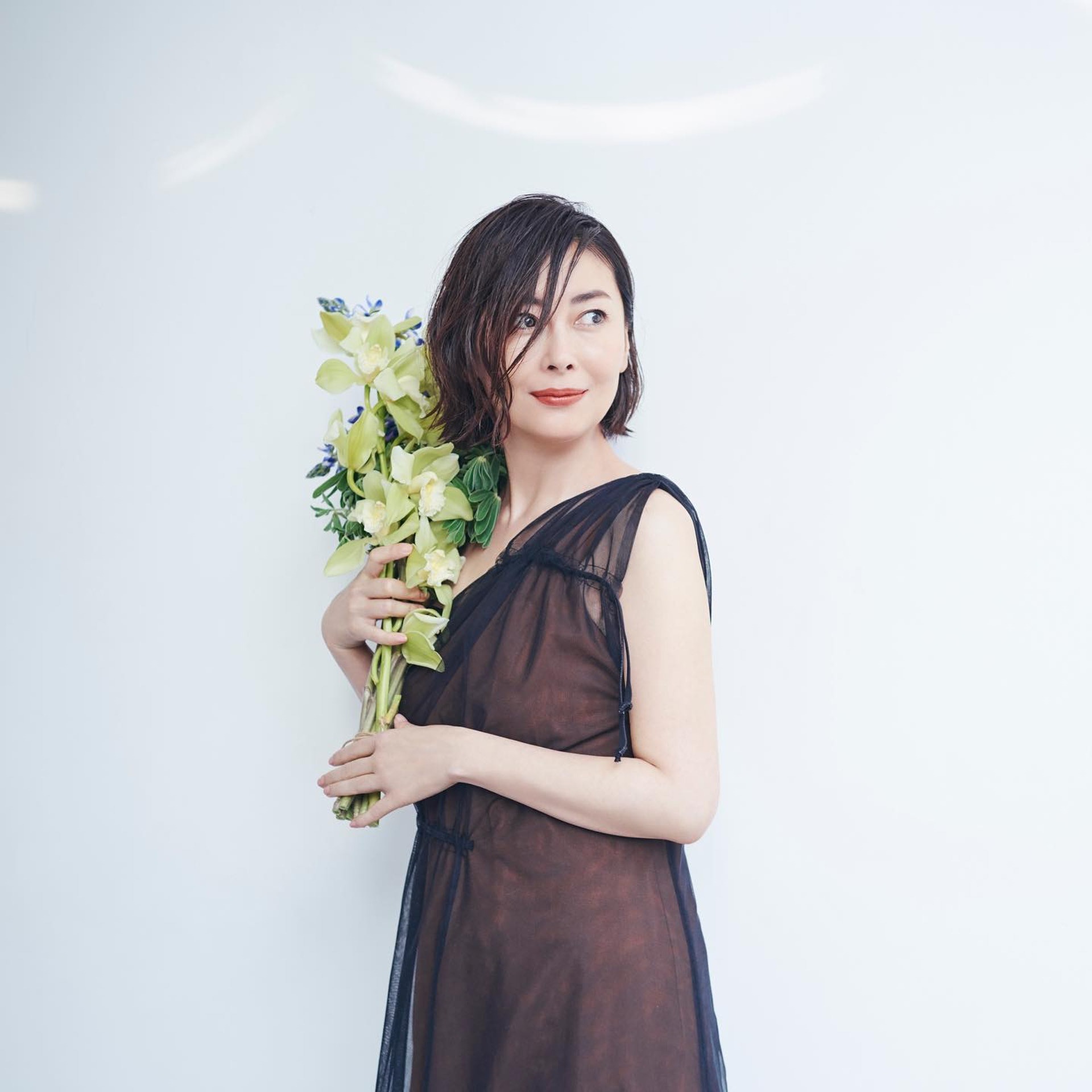 Nữ diễn viên qua đời đột ngột trong phòng tắm, con trai từ chối thừa kế 329 tỷ đồng vì một lý do- Ảnh 1.