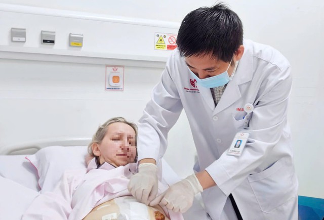 Bệnh nhân tự ý dùng thuốc tại nhà, khiến tình trạng bệnh diễn tiến nặng hơn. Ảnh: BVCC