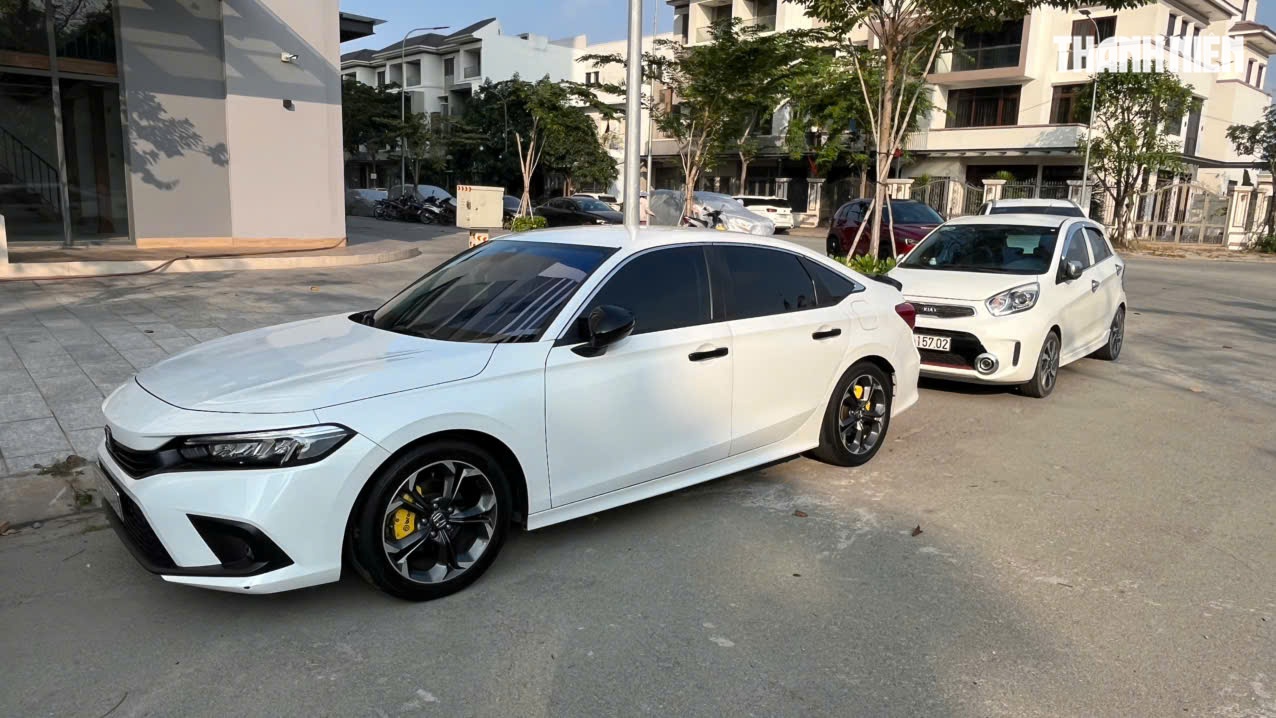 Ô tô đỗ dưới trời nắng gắt ảnh hưởng thế nào đến nội thất xe? - Ảnh 1.