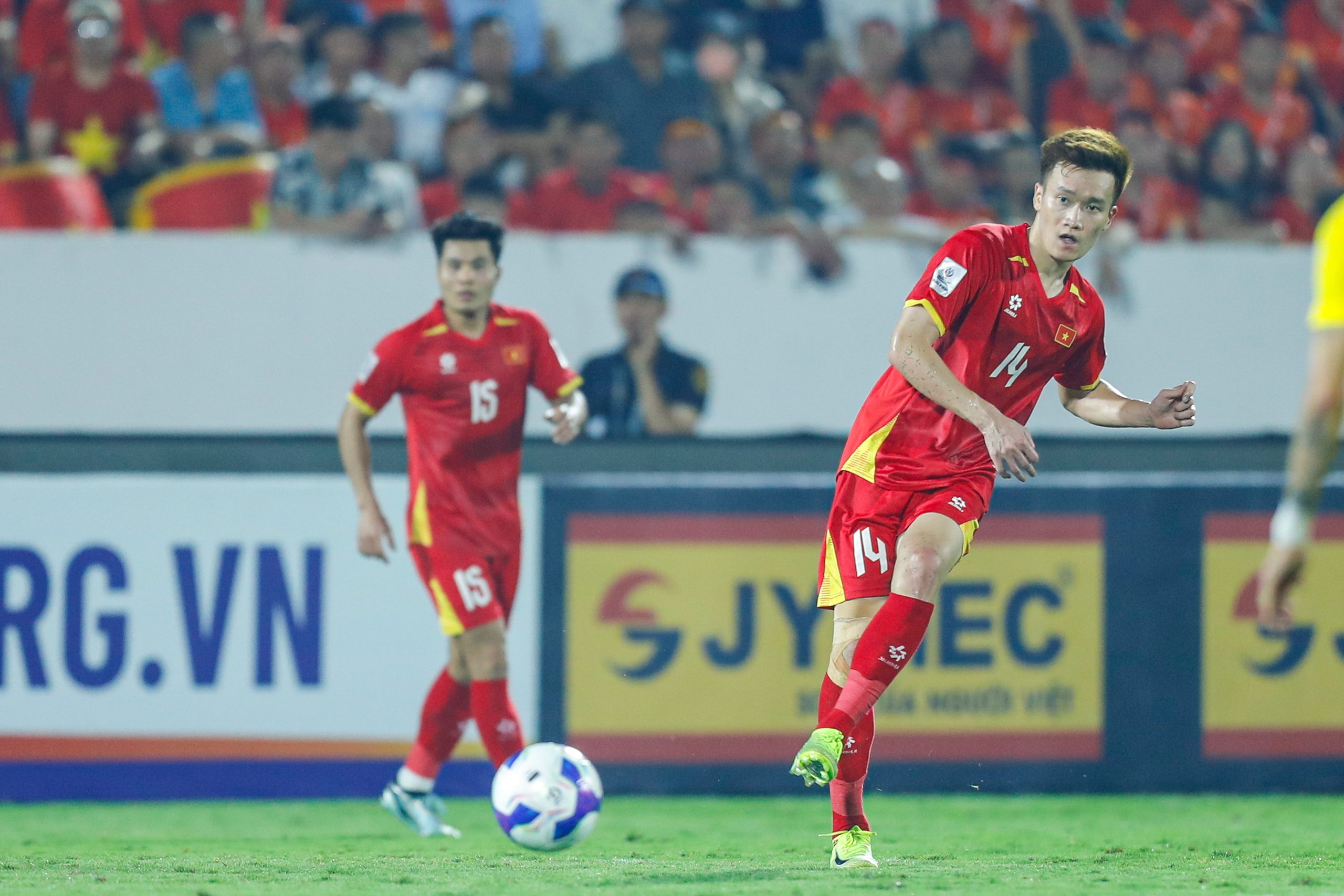 Tuyến giữa đội tuyển Việt Nam: 'Ốc đảo' lặng lẽ cạnh Hoàng Đức, giữa dàn sao nhập tịch- Ảnh 1.