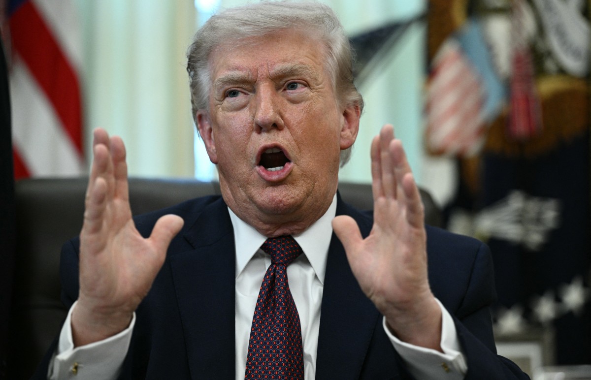 Ông Trump tuyên bố sẽ 'giáng đòn cực mạnh vào Iran' trong 2-3 tuần tới 1 tổng thống Trump - Ảnh 1.