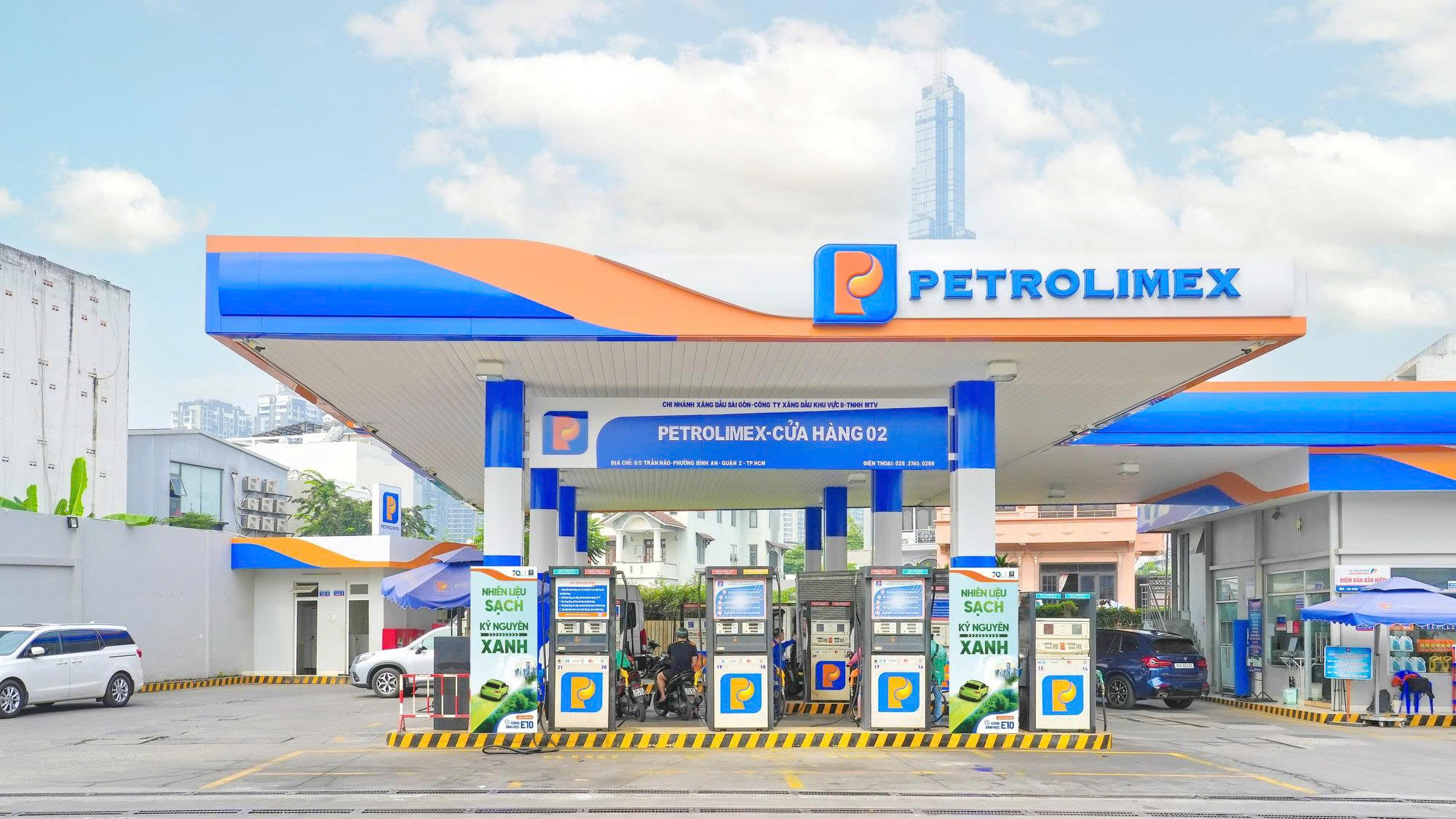 Petrolimex 'cài số lùi' lợi nhuận 2026, lần đầu lên tiếng trước áp lực từ xe điện 1 Petrolimex 'cài số lùi' lợi nhuận 2026, lần đầu lên tiếng trước áp lực từ xe điện - Ảnh 1.