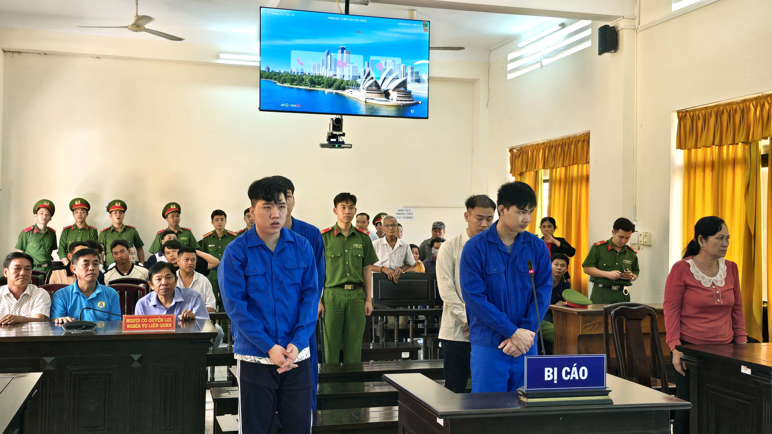 Phạt 8 năm tù đối với cán bộ trại tạm giam công an tỉnh 'dùng nhục hình' - Ảnh 1.